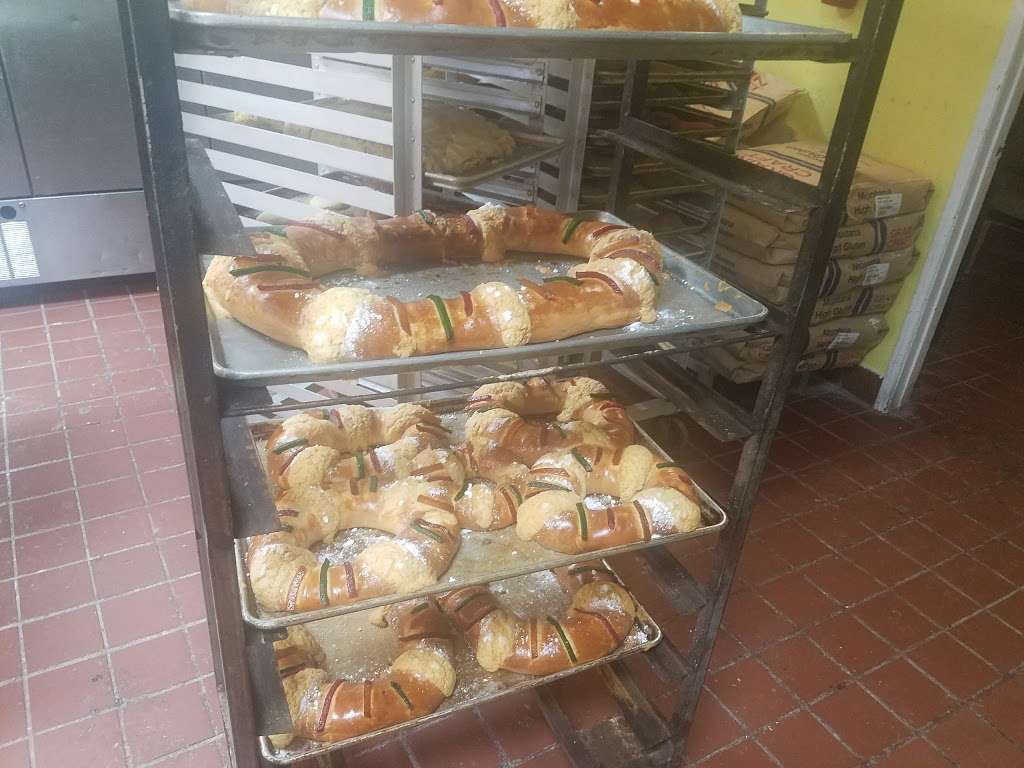 Escalonas bakery | 4220 Slauson Ave, Maywood, CA 90270, USA | Phone: (323) 509-9580