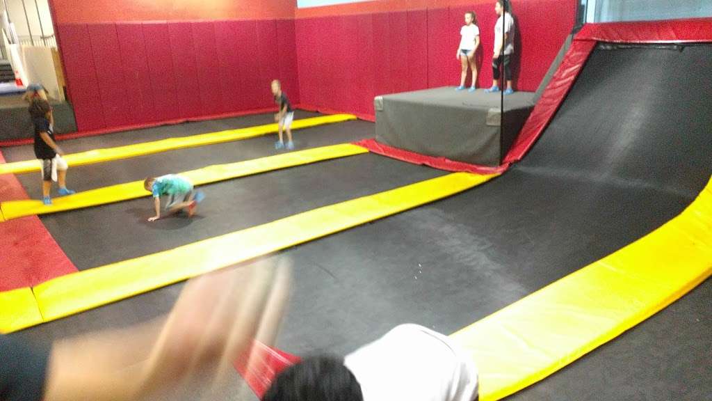 Flight Fit N Fun Springfield | 7200 Fullerton Rd, Springfield, VA 22150, USA | Phone: (703) 663-2440