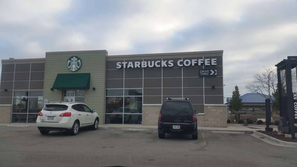 Starbucks | 4703 S 6th St, Milwaukee, WI 53221, USA | Phone: (414) 744-7018