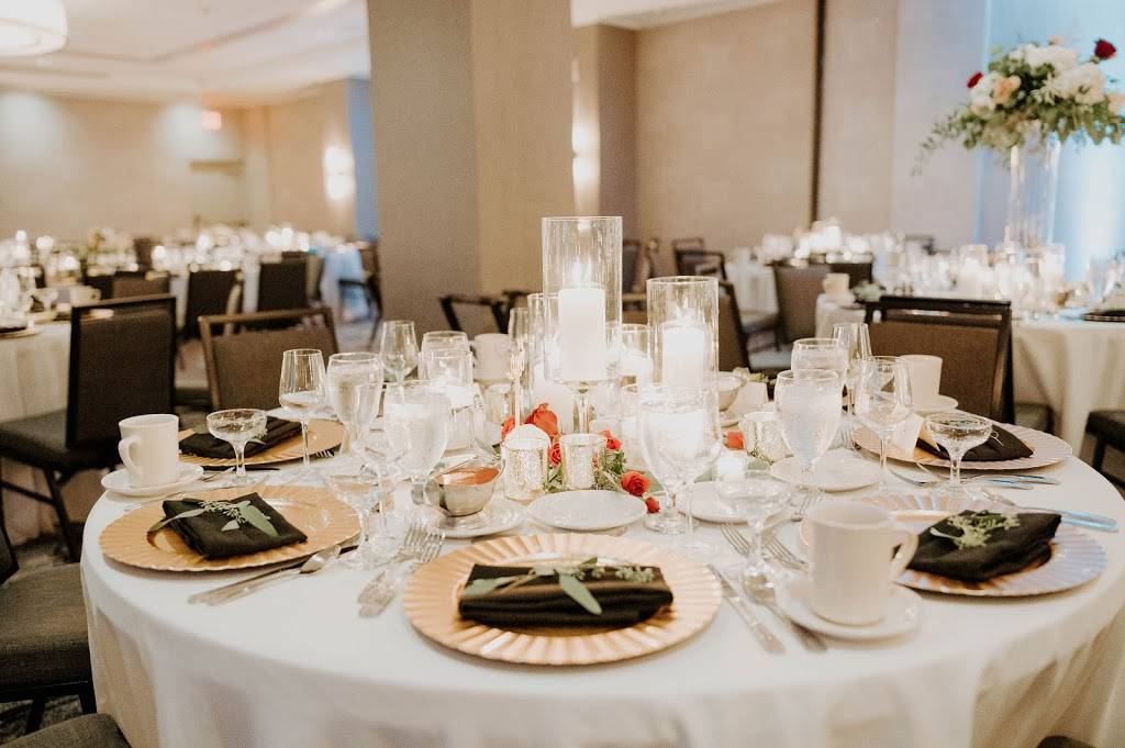 Weddings at Embassy Suites - Minneapolis Airport | 7901 34th Ave S, Bloomington, MN 55425, USA | Phone: (952) 960-5116