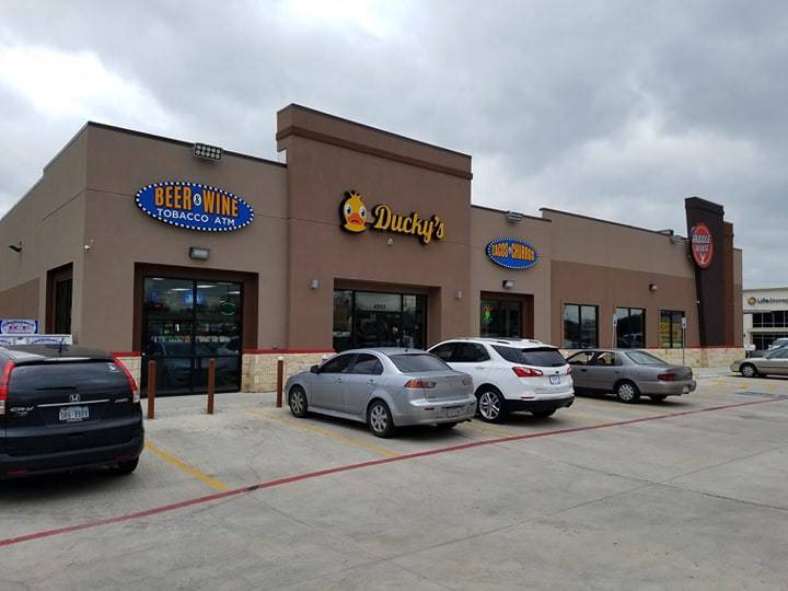 Duckys Mart | 4900 Western Center Blvd, Fort Worth, TX 76137, USA | Phone: (817) 576-2855