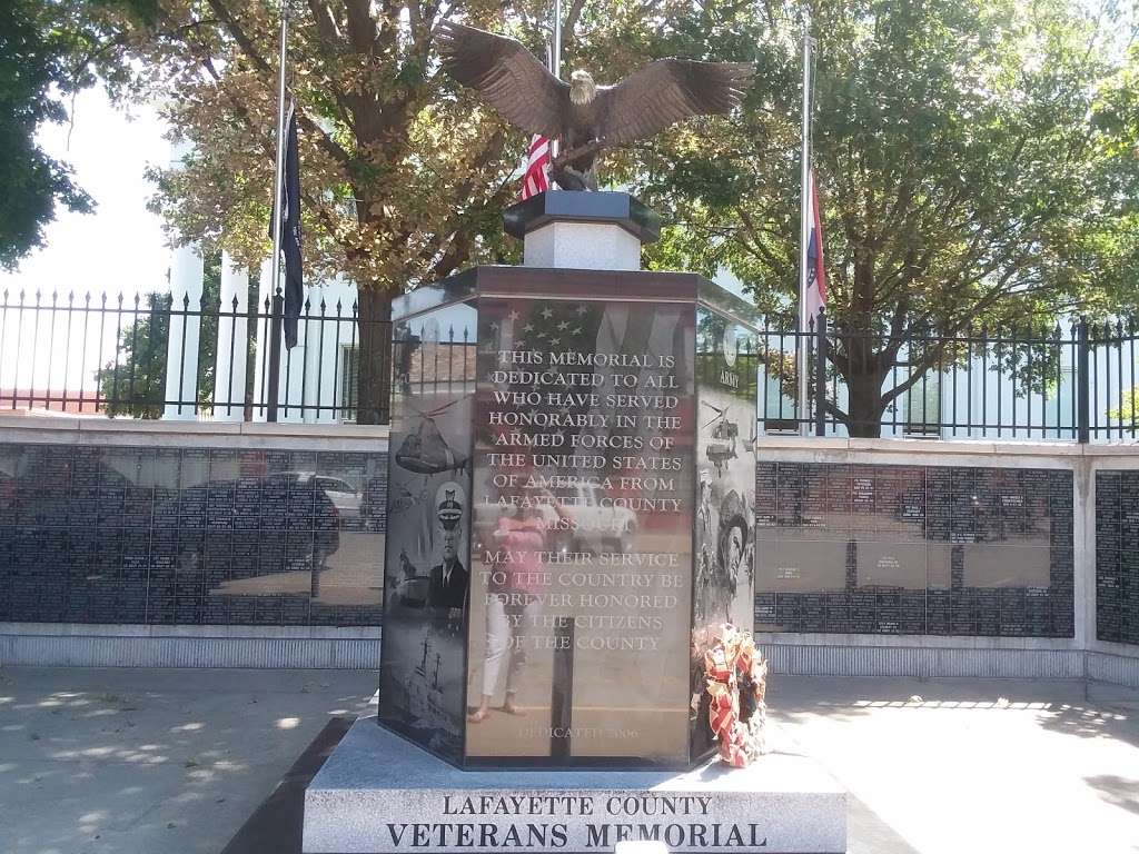 Lafayette County Veterans Memorial | 116 S 10th St #100, Lexington, MO 64067, USA