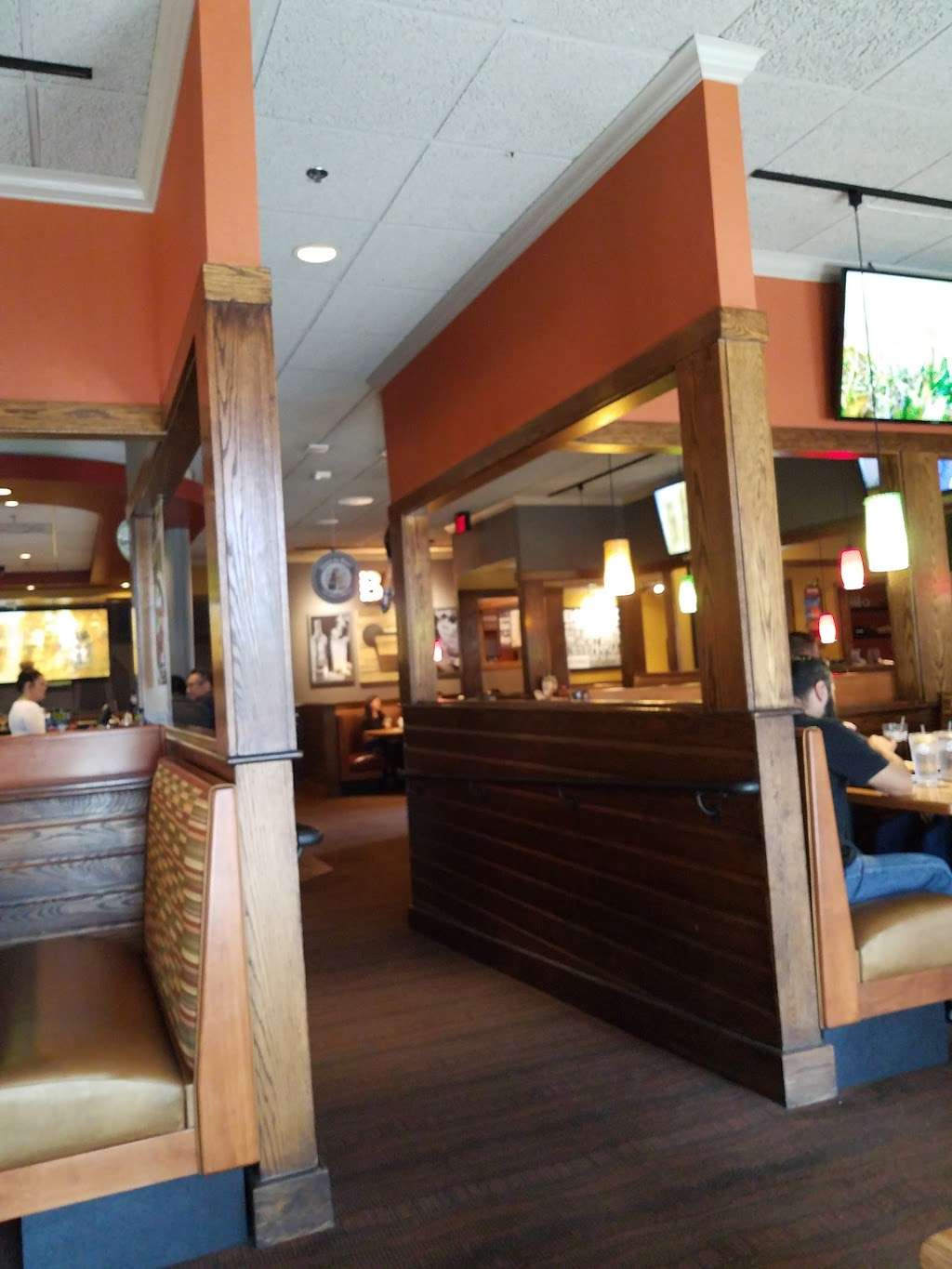 Applebees Grill + Bar | 1493 N Montebello Blvd Suite A, Montebello, CA 90640, USA | Phone: (323) 278-0250