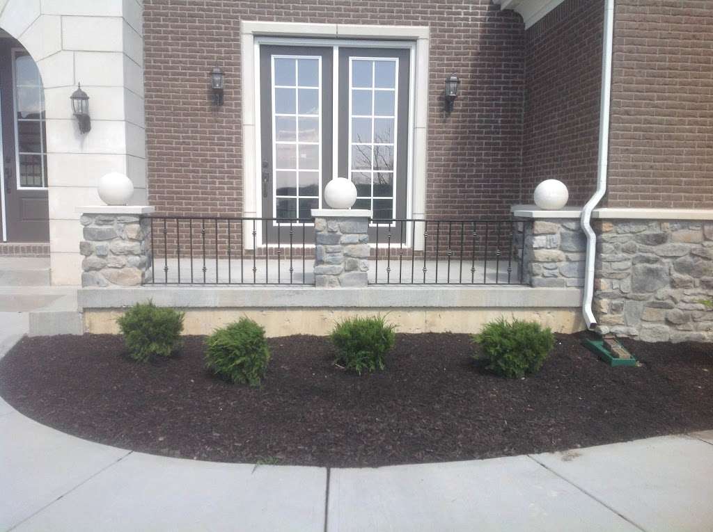 Mayes Fence Builder | 49 North Railroad Street, Whiteland, IN 46184, USA | Phone: (317) 403-6549