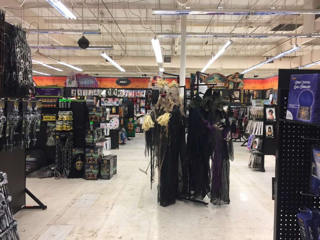 Spirit Halloween | 1240 W Morena Blvd, San Diego, CA 92110, USA | Phone: (866) 586-0155