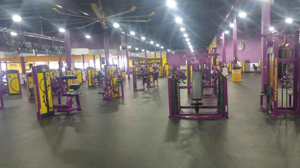 Planet Fitness | 3120 N Pulaski Rd, Chicago, IL 60641, USA | Phone: (773) 685-4140