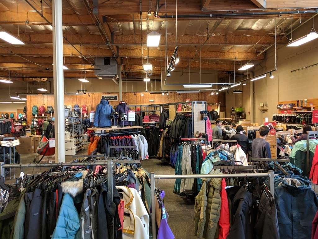 REI | 400 El Paseo de Saratoga, San Jose, CA 95130, USA | Phone: (408) 871-8765