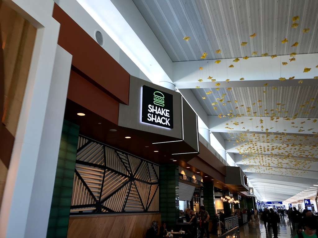 Shake Shack | Phoenix Sky Harbor International Airport (PHX), Terminal 3, 3400 E Sky Harbor Blvd, Phoenix, AZ 85034, USA