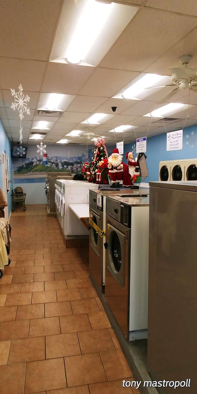 Silver Clean Laundromat | 41 Crest Ave, Winthrop, MA 02152, USA | Phone: (617) 846-0955