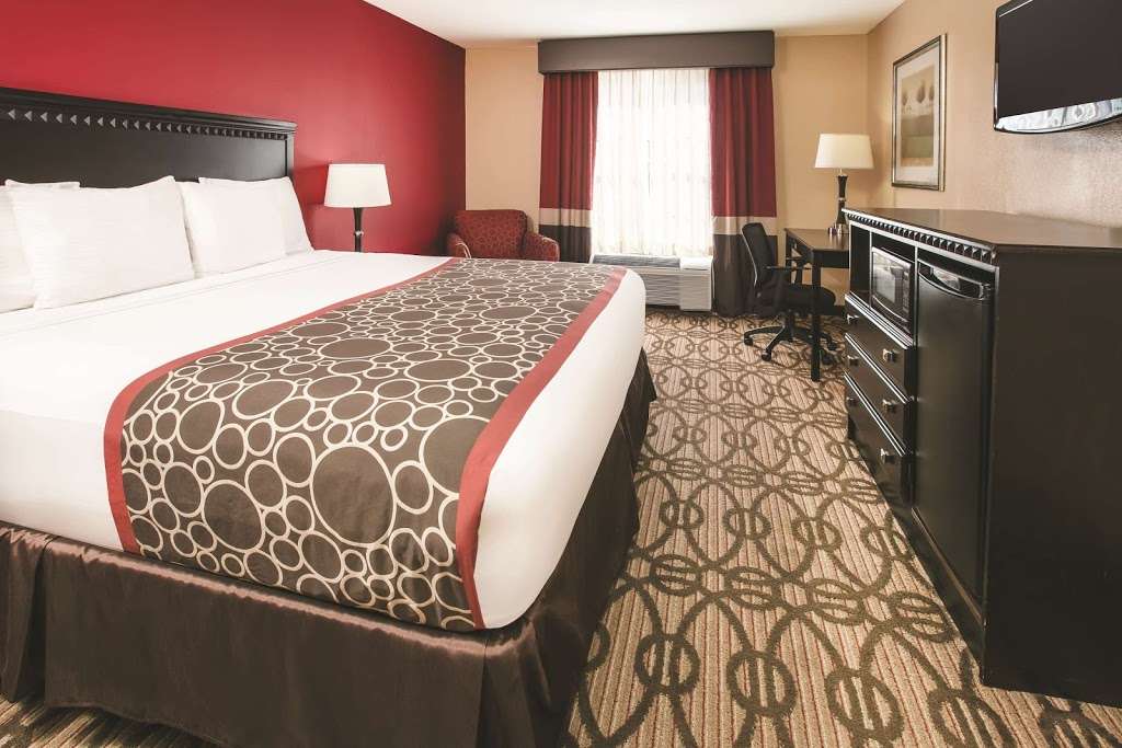 La Quinta Inn & Suites by Wyndham Dallas Mesquite | 118 East, US-80, Mesquite, TX 75149, USA | Phone: (972) 216-7460