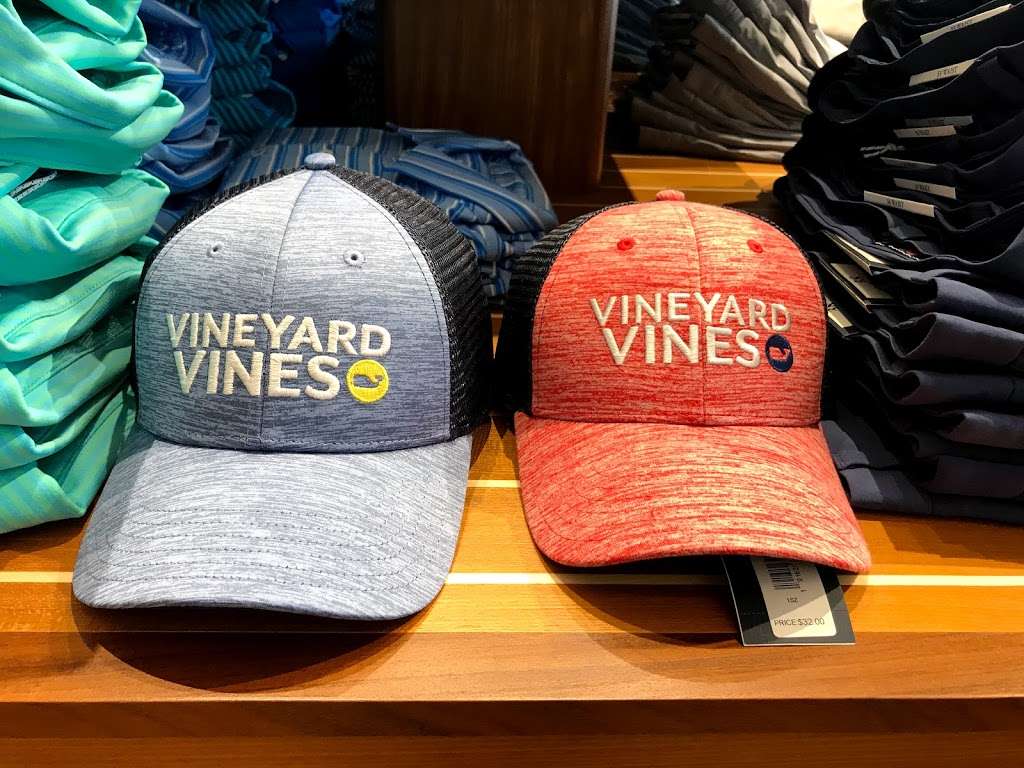 vineyard vines | 4999 Old Orchard Rd Space N-30, Skokie, IL 60077, USA | Phone: (847) 673-3731