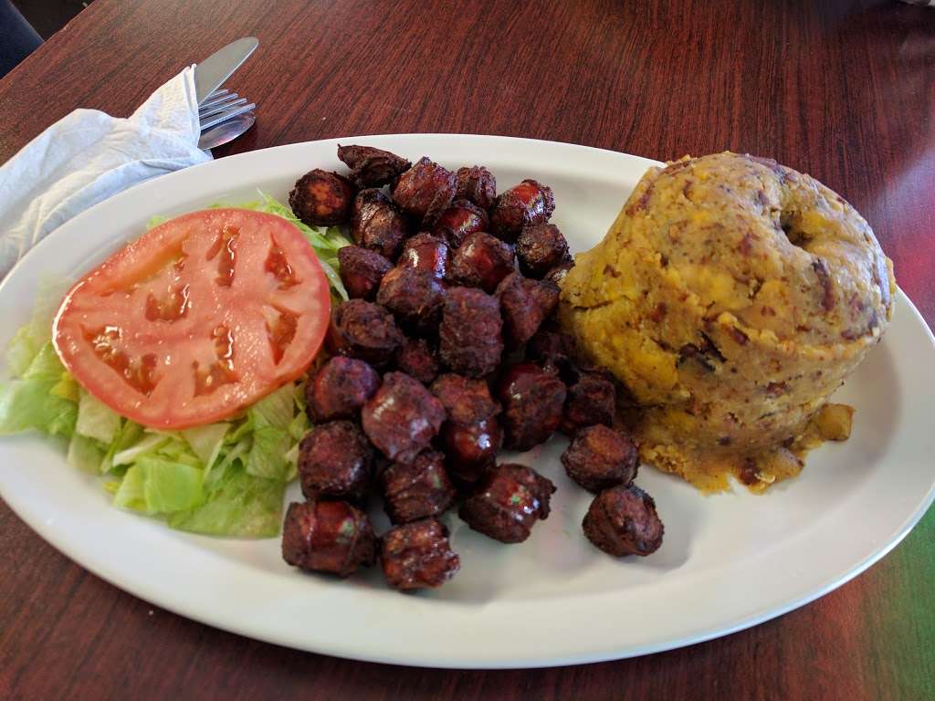 La Casa Del Mofongo | 421 W Bristol St, Philadelphia, PA 19140, USA | Phone: (267) 559-0035