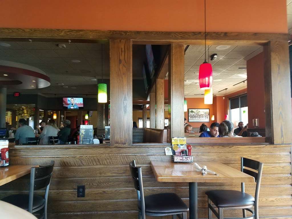 Applebees Grill + Bar | 1493 N Montebello Blvd Suite A, Montebello, CA 90640, USA | Phone: (323) 278-0250