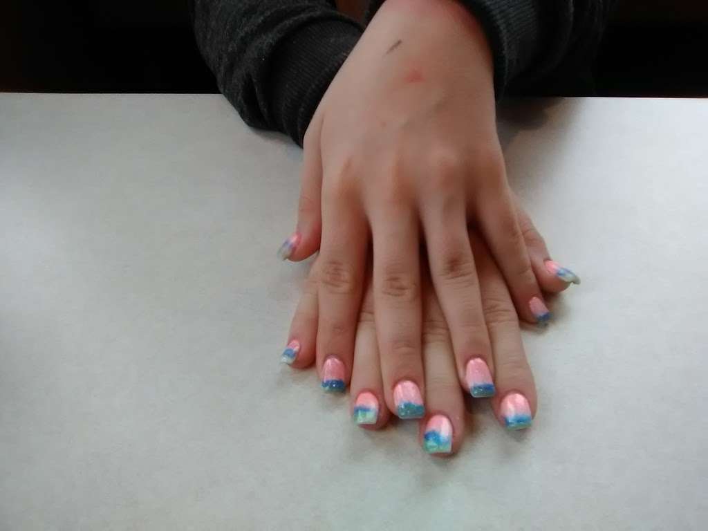 Swan Nails | 231 E Oak St, Watseka, IL 60970, USA | Phone: (815) 432-1716