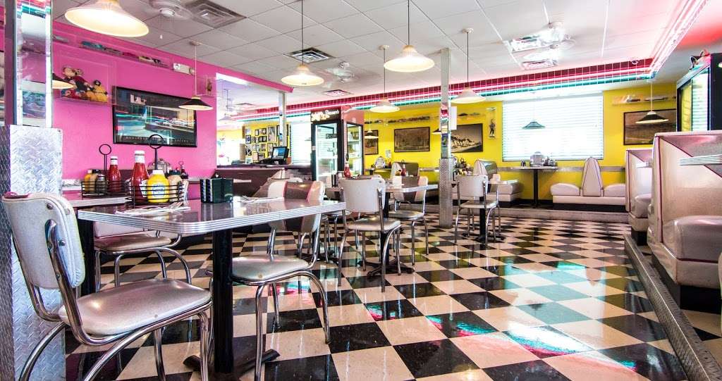 Ellies 50s Diner & Flamingo Ballroom Catering | 2410 N Federal Hwy, Delray Beach, FL 33483, USA | Phone: (561) 276-1570