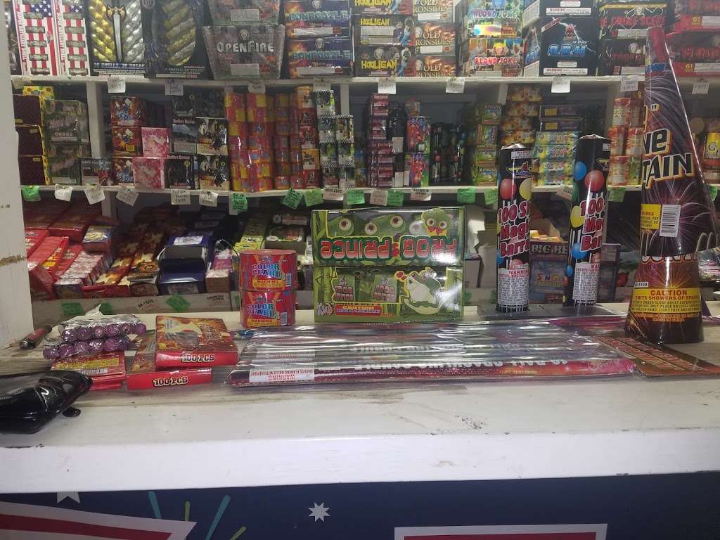 Palmers Fireworks Stands | 2795 Dowdy Ferry Rd, Dallas, TX 75217, USA | Phone: (972) 286-2902