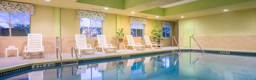 Holiday Inn Express & Suites Quakertown | 1918 PA-663, Quakertown, PA 18951, USA | Phone: (215) 529-7979