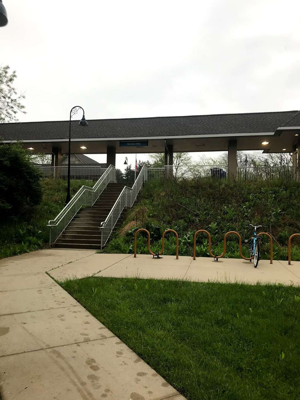 Vernon Hills Metra Station | 75 East US-45, Vernon Hills, IL 60061, USA | Phone: (847) 367-3700