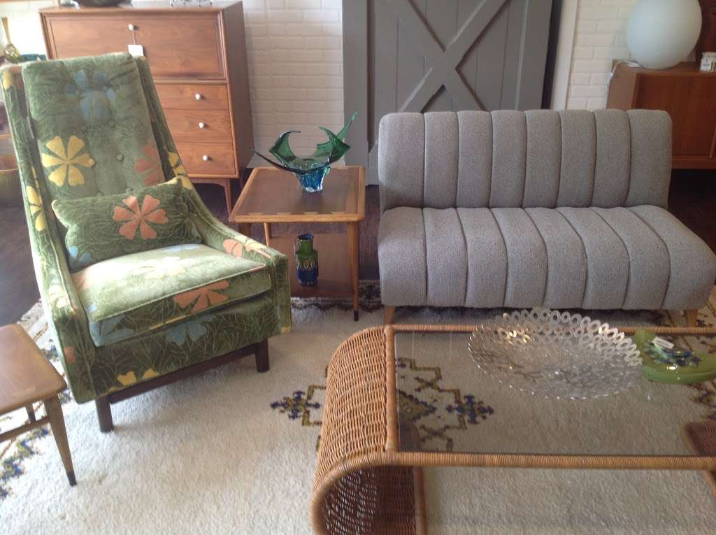 Vintage Repurposed | 5533 Chestnut St, Emmaus, PA 18049, USA | Phone: (610) 217-1607