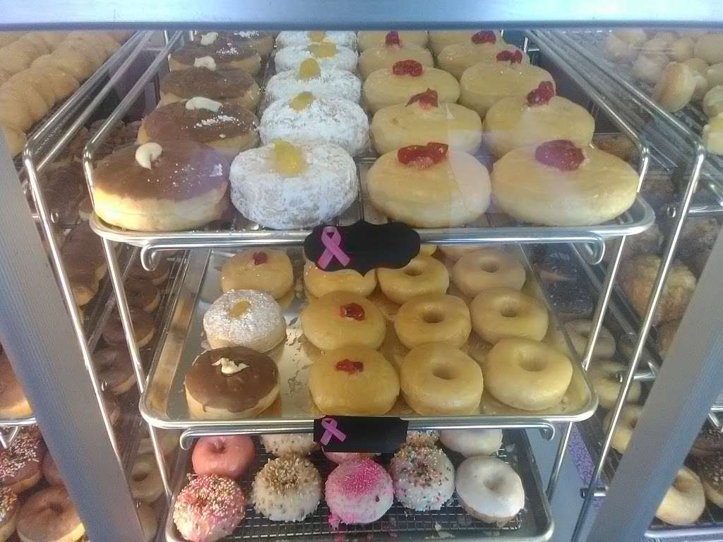 Ms. Anns Donuts & Cafe | 100 E Century Blvd #4710, Los Angeles, CA 90003, USA | Phone: (323) 696-9499