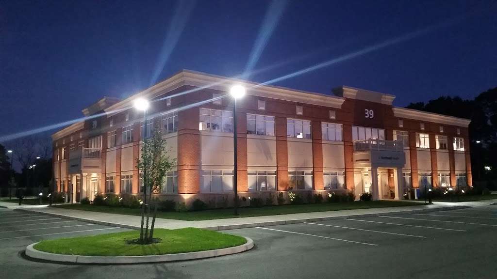 Northwell Health | 39 Brentwood Rd, Bay Shore, NY 11706, USA