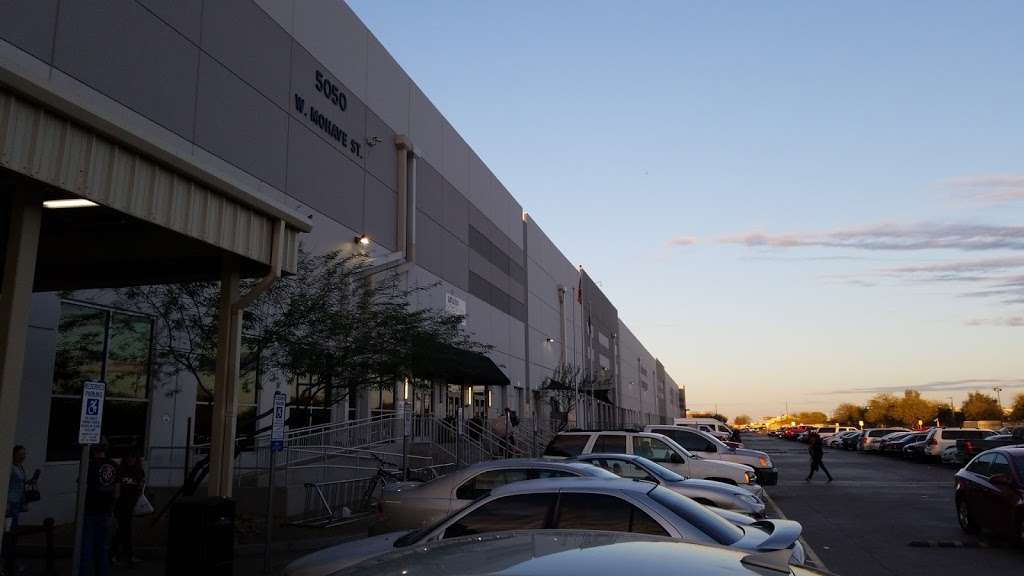 Amazon Fulfillment Center - PHX6 | 5094, 5050 W Mohave St, Phoenix, AZ 85043, USA