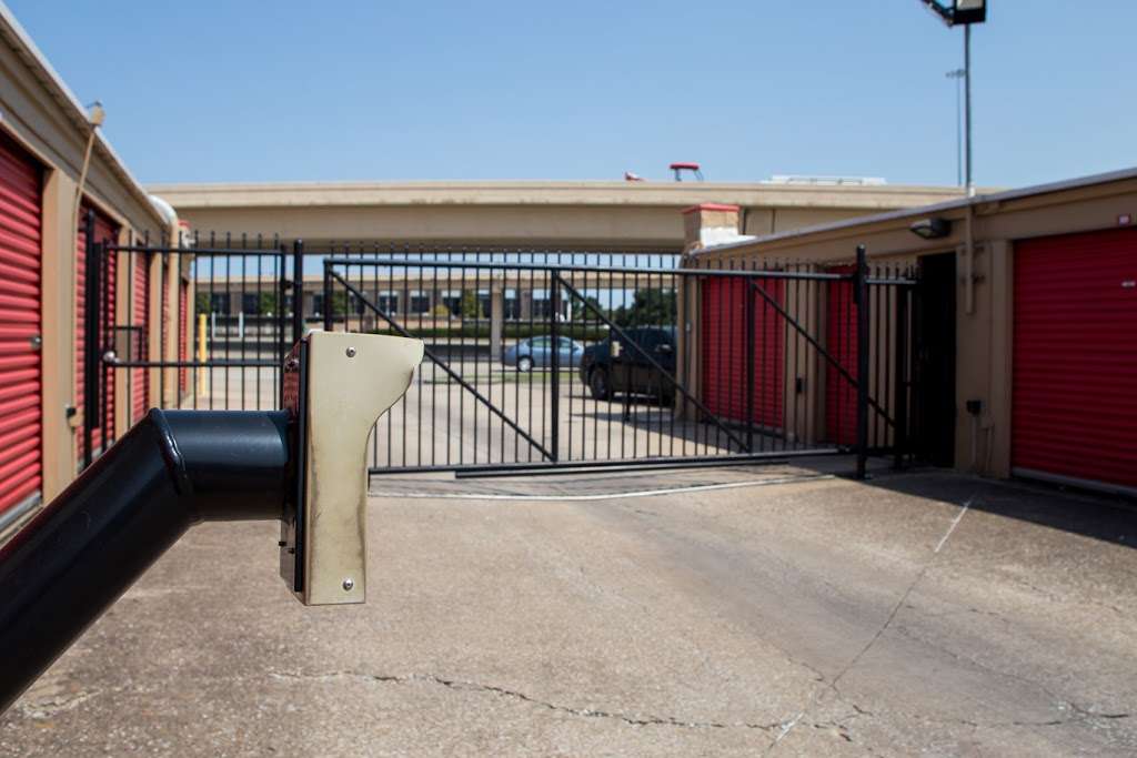 Move It Self Storage - LBJ | 8500 Lyndon B Johnson Fwy, Dallas, TX 75243, USA | Phone: (972) 234-0262