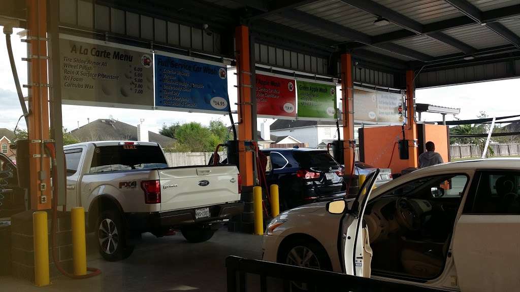 Apple Car Wash & Lube Center | 22355 Bellaire Blvd, Richmond, TX 77407, USA | Phone: (281) 232-8888