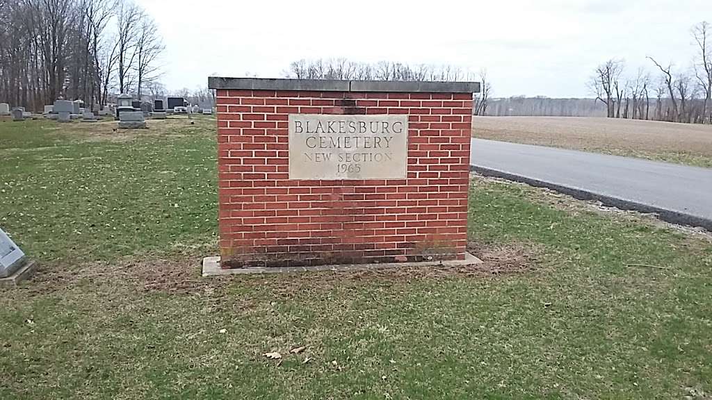 Blakesburg Cemetery | 3718-3372 W County Rd 1000 N, Roachdale, IN 46172, USA