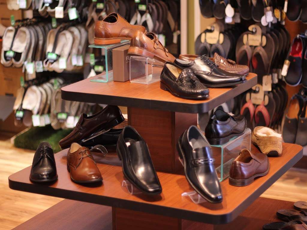 Shoe Biz | 3634 Kiessel Rd, The Villages, FL 32163, USA | Phone: (352) 399-5422