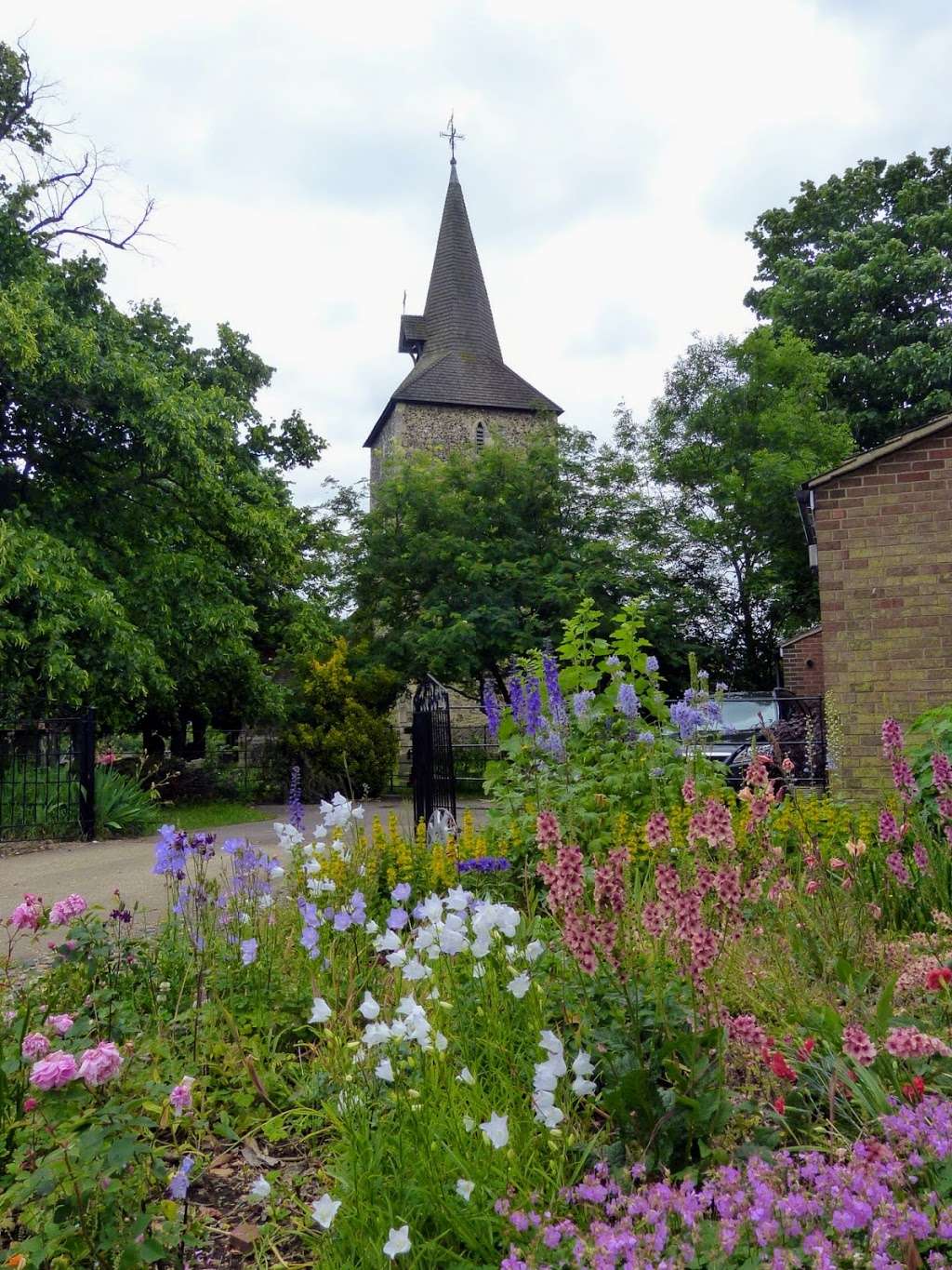 St Mary the Virgin, North Stifford | High Rd, North Stifford, Grays RM16 5UE, UK | Phone: 01375 372733