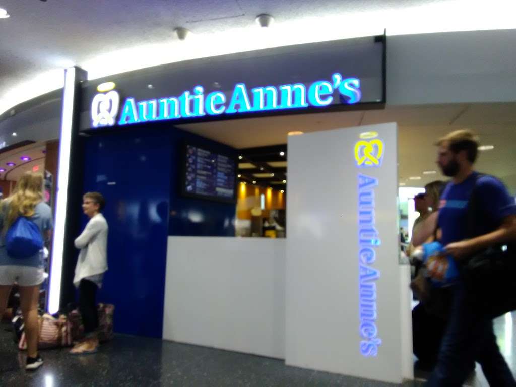 Auntie Annes Pretzels | Newark Liberty International Airport (EWR), Terminal A, Newark, NJ 07114, USA