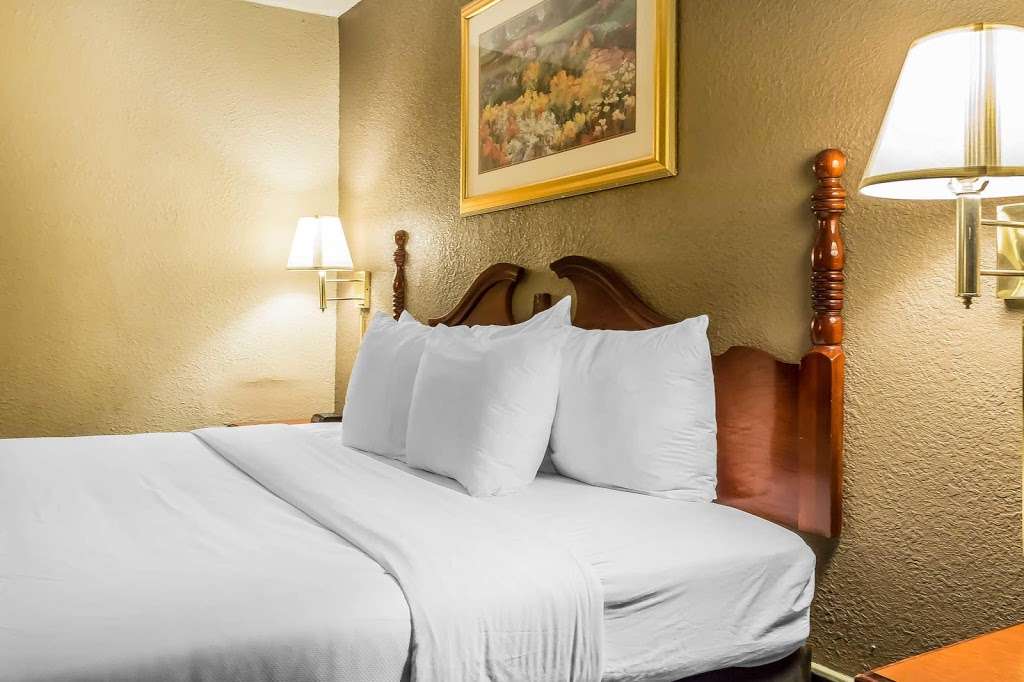 Quality Inn Philadelphia Airport | 600 Gov Printz Blvd, Lester, PA 19029, USA | Phone: (610) 521-3909