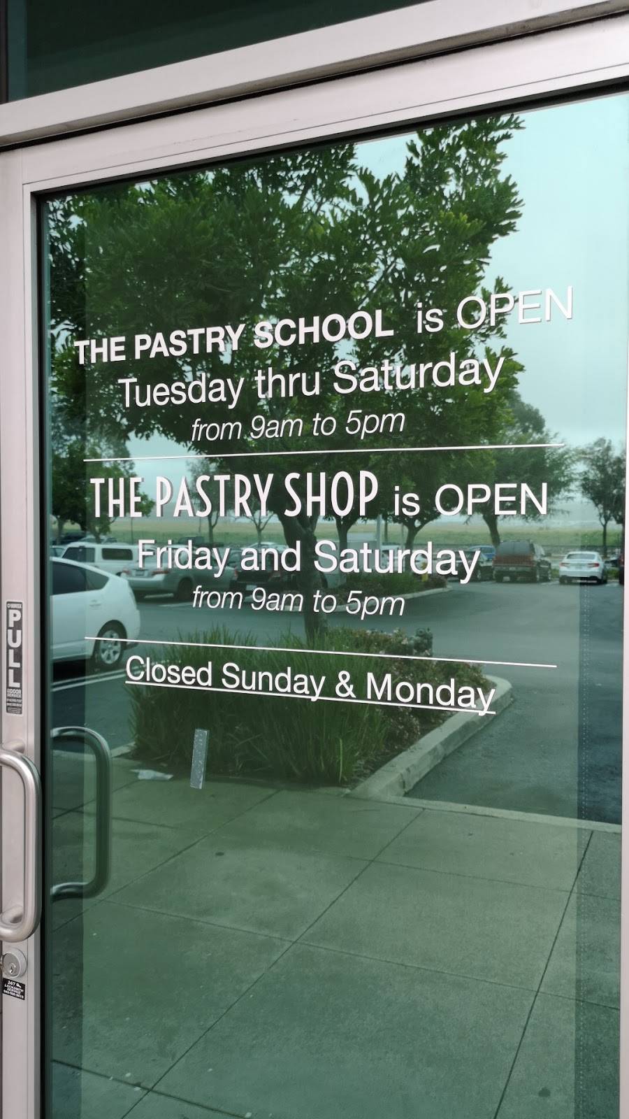 The Pastry School & Shop by Stéphane Tréand | 3057 Edinger Ave, Tustin, CA 92780, USA | Phone: (949) 500-4807