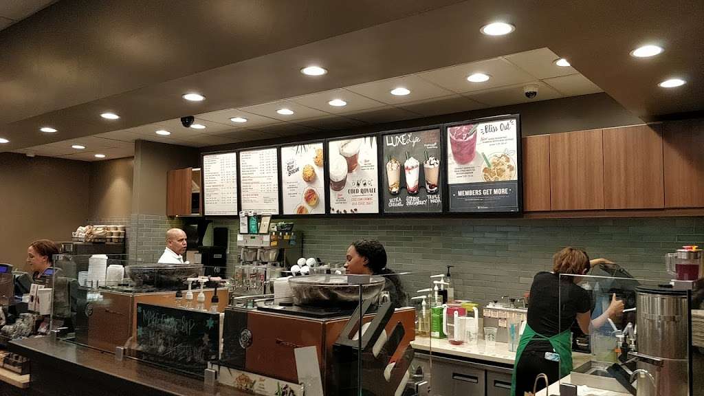 Starbucks | 3 Brewster Rd, Newark, NJ 07114, USA | Phone: (800) 782-7282