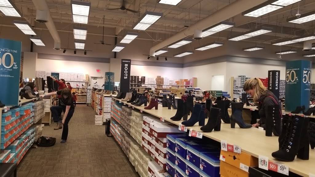 Off Broadway Shoe Warehouse | 13400 Jamboree Rd, Irvine, CA 92602, USA | Phone: (714) 665-0559