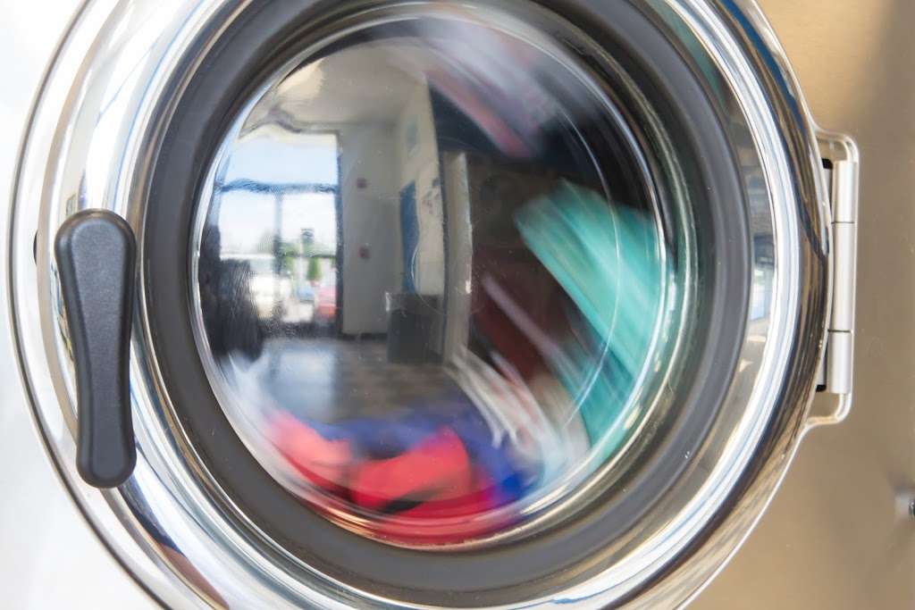 Whale of a Wash Laundromat | Laundromat, 65 Roaring Lion Dr Building B, Hedgesville, WV 25427, United States | Phone: (681) 258-2186