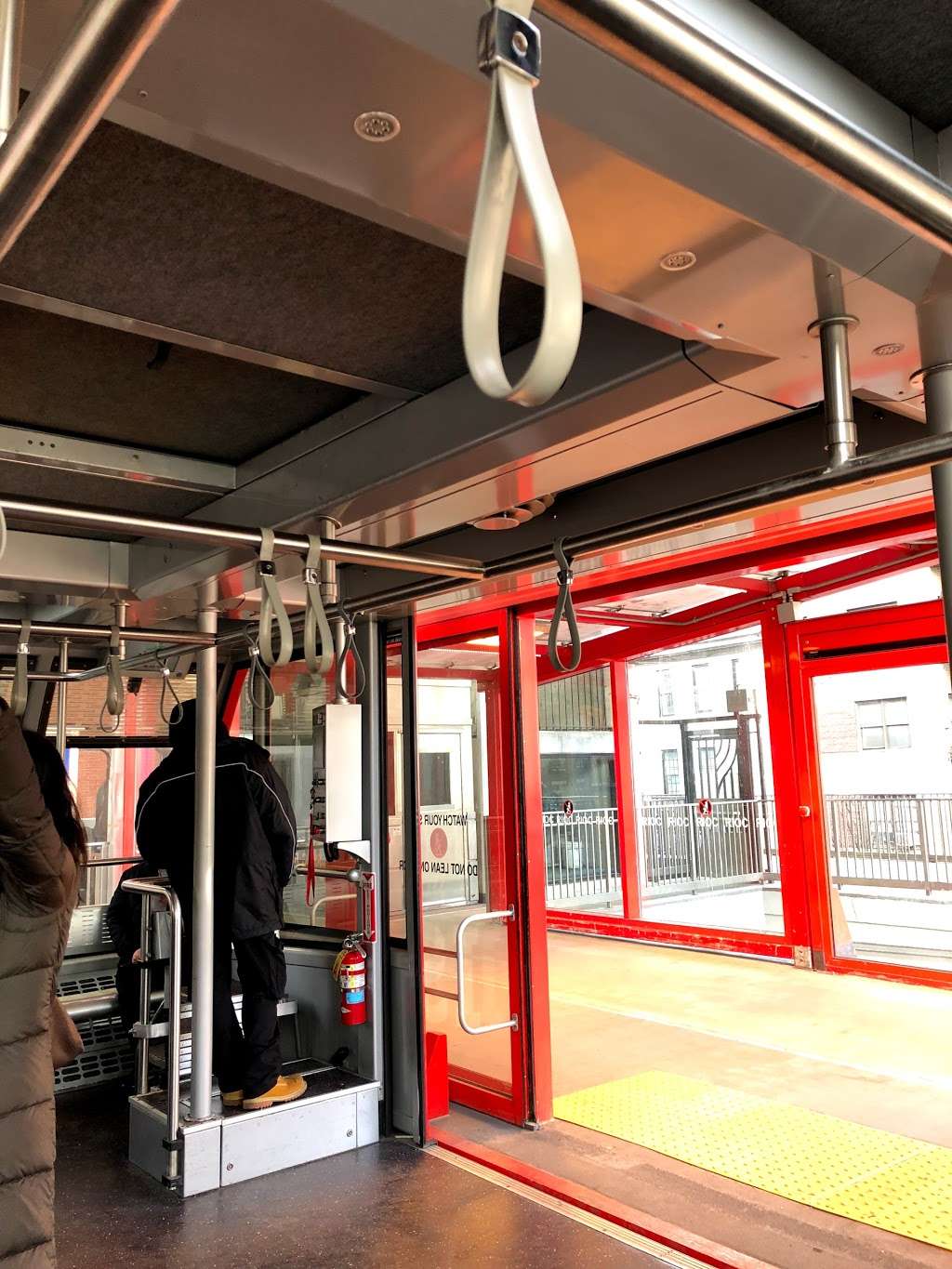 Roosevelt Island Tram Station | Main St, Roosevelt Island, NY 10044, USA