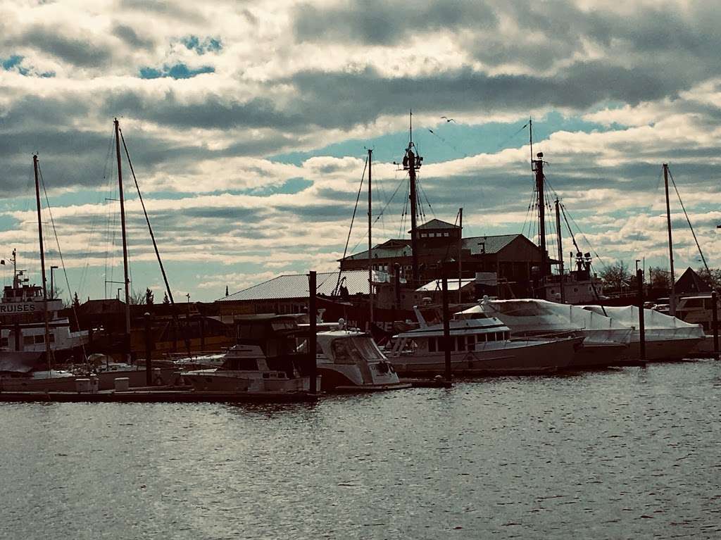 Liberty Harbor Marina Boatyard | 15 Marin Blvd, Jersey City, NJ 07302, USA | Phone: (201) 516-7500