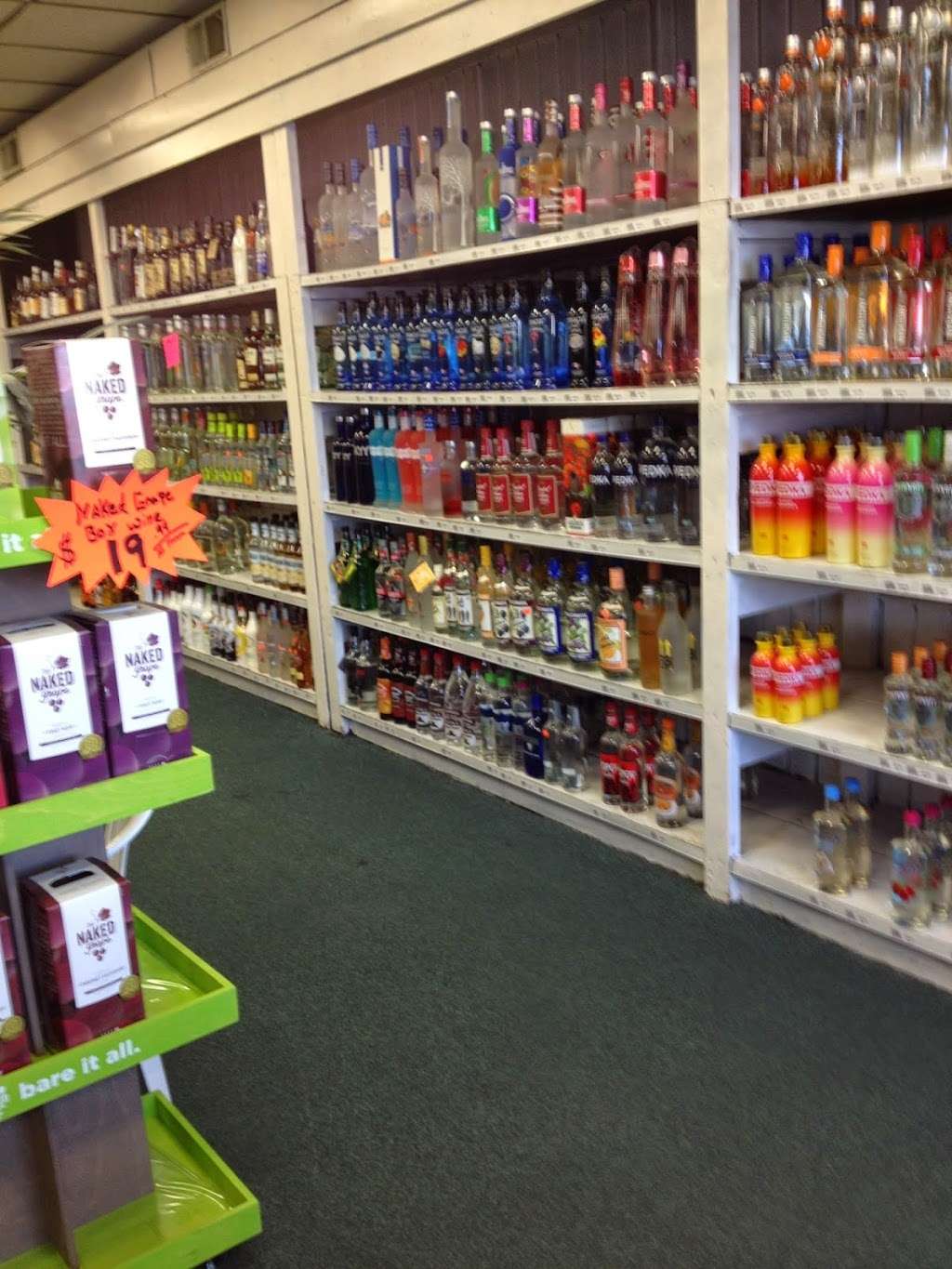 Peddlers Liquor Store | 10 W Main St, Newark, DE 19702, USA | Phone: (302) 731-5991