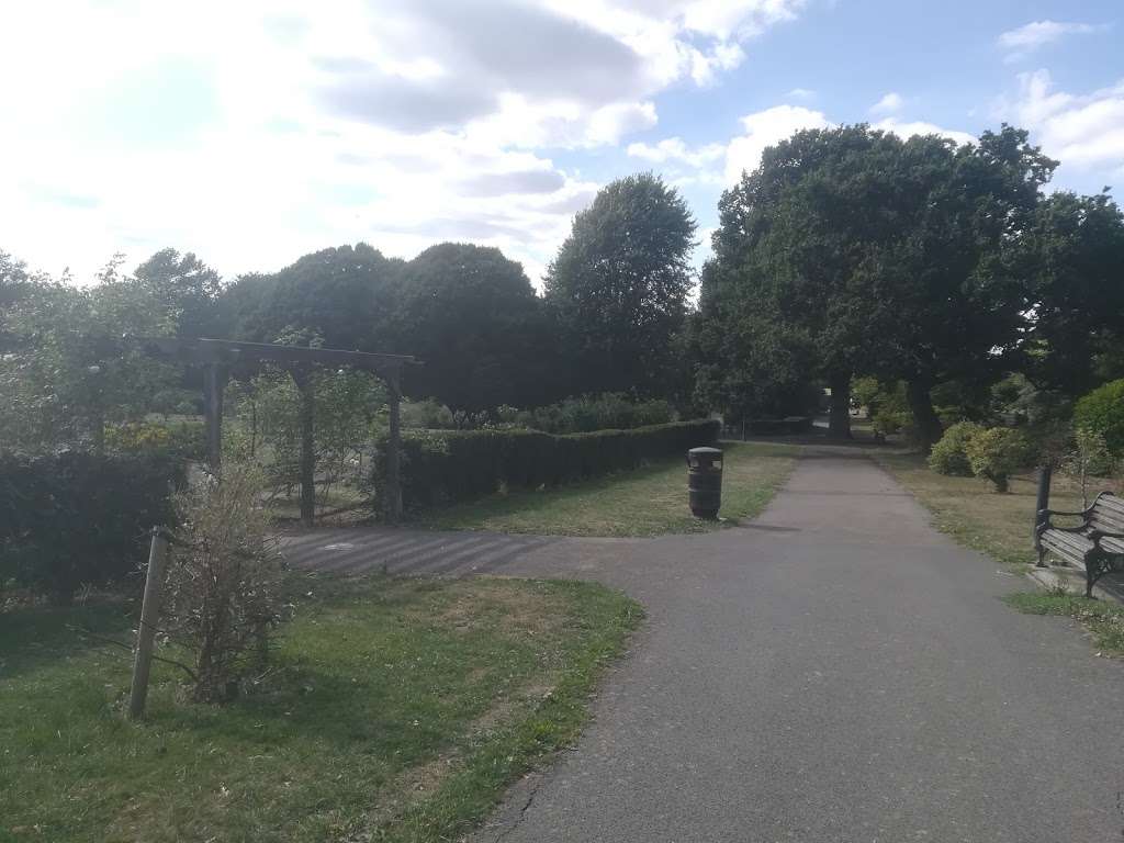 Local Park | 201 Edgwarebury Ln, Edgware HA8 8QJ, UK