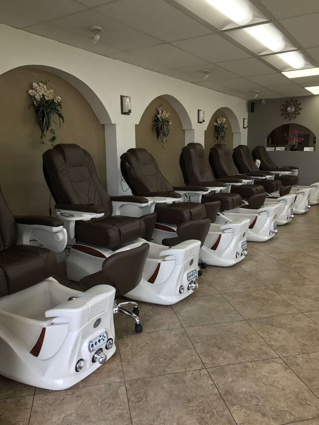 Forever Hair & Nail | 9155 Mission Gorge Rd, Santee, CA 92071, USA | Phone: (619) 449-2878