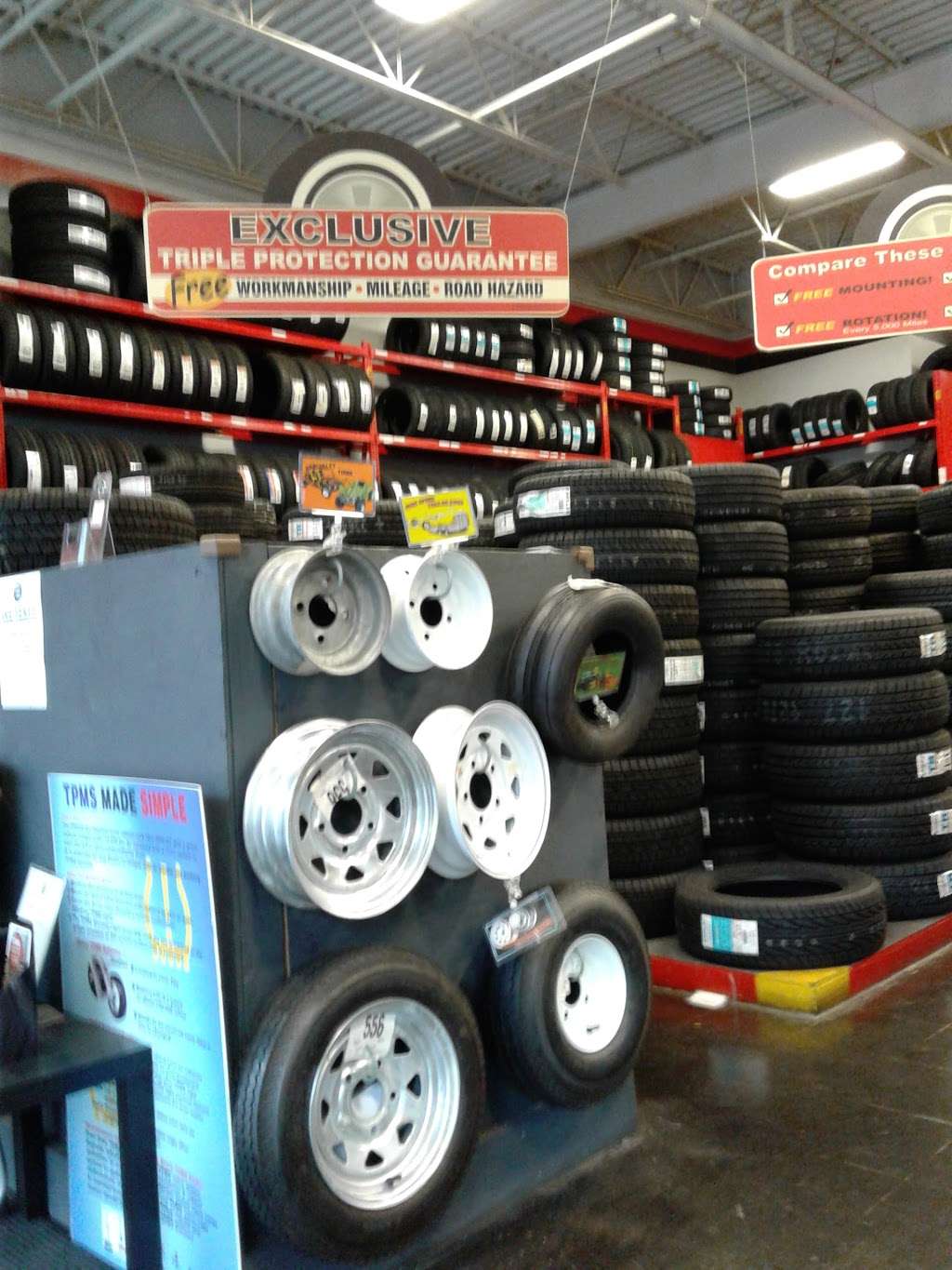 Town Fair Tire | 1355 Douglas Ave, North Providence, RI 02904, USA | Phone: (401) 353-8375