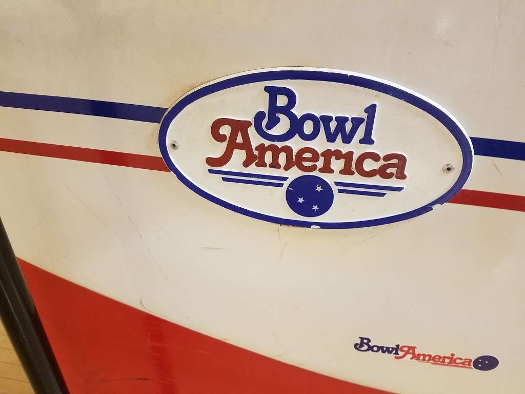 Bowl America Chantilly | 4525 Stonecroft Blvd, Chantilly, VA 20151, USA | Phone: (703) 830-2695