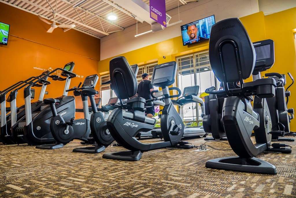 Anytime Fitness | 9521 Ackman Rd, Lake in the Hills, IL 60156, USA | Phone: (224) 900-0569