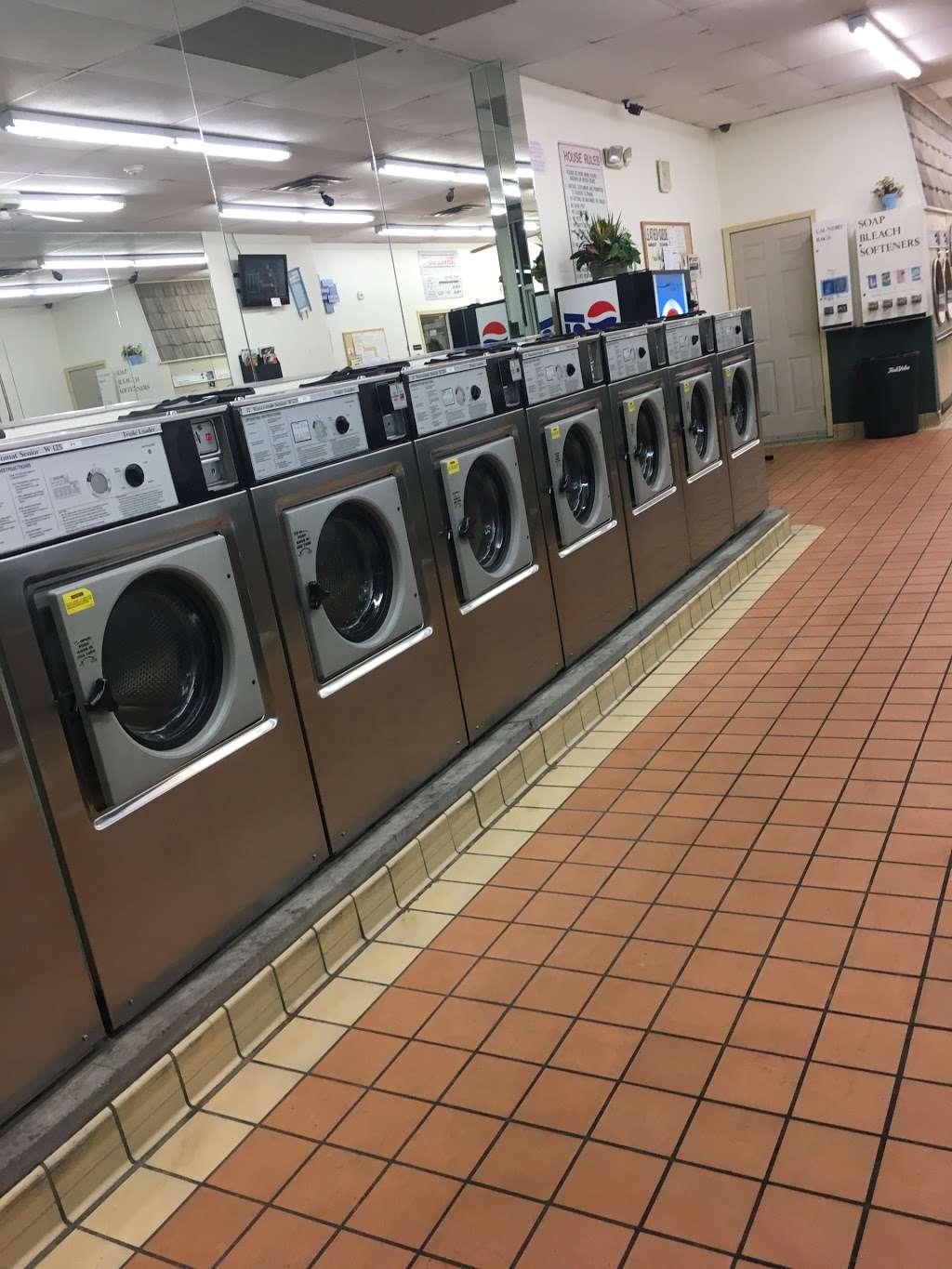 Dutchess Park Laundromat | 1545 NY-52, Fishkill, NY 12524, USA | Phone: (845) 896-5371