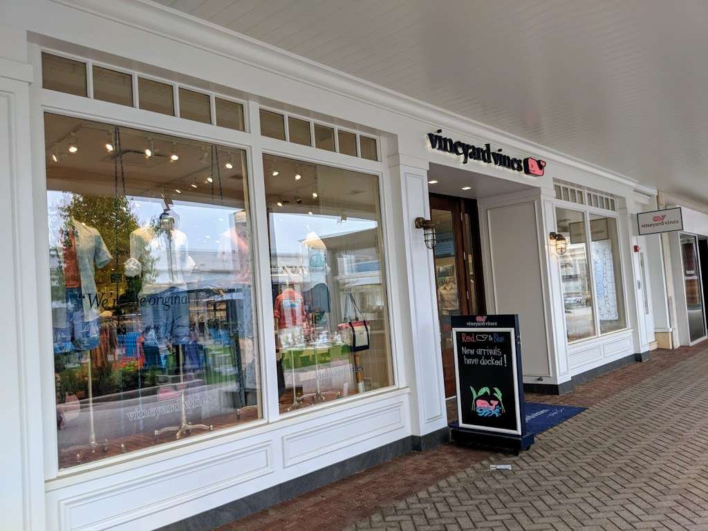 vineyard vines | 4999 Old Orchard Rd Space N-30, Skokie, IL 60077, USA | Phone: (847) 673-3731