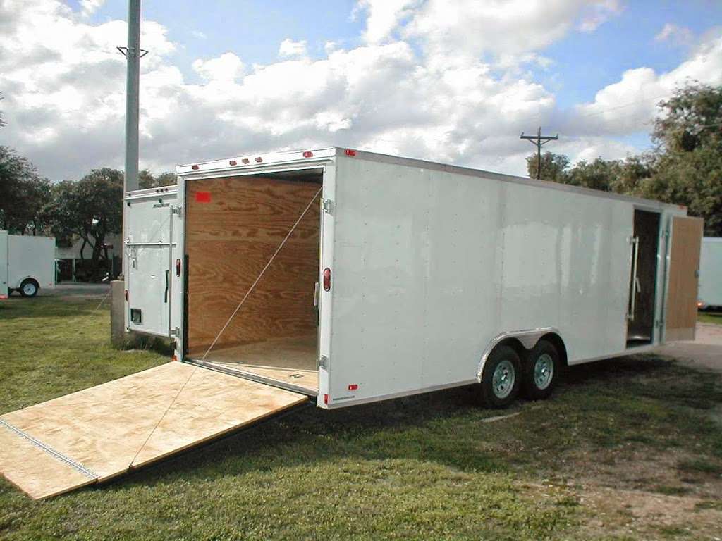 Magnum Trailers | 11210 I-35, San Antonio, TX 78233, USA | Phone: (210) 599-2325