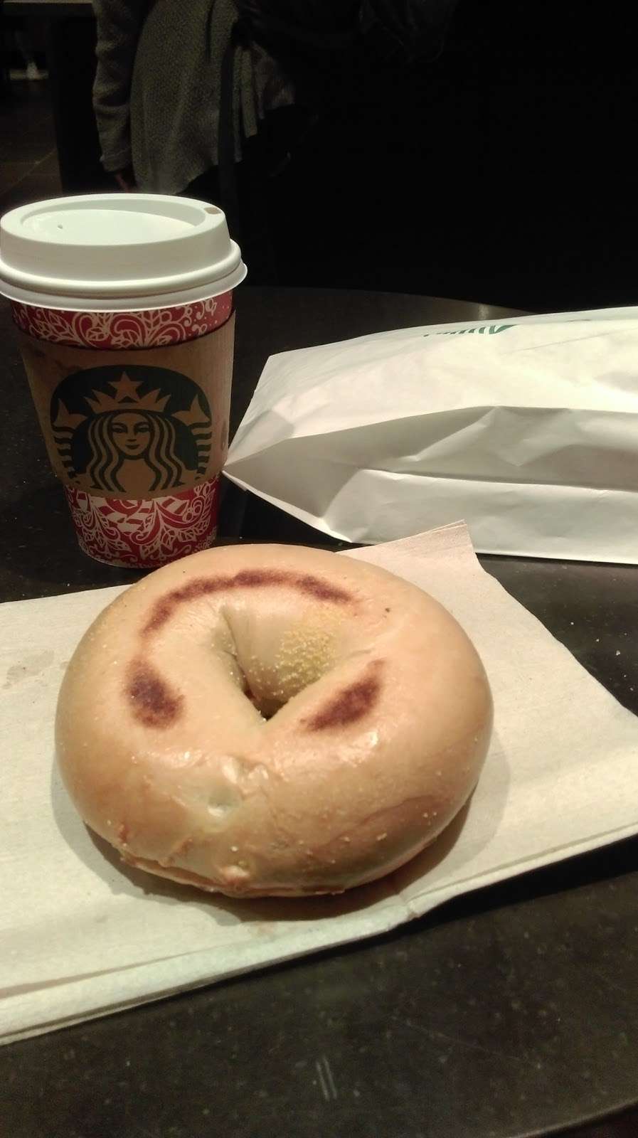 Starbucks | 3 Brewster Rd, Newark, NJ 07114, USA | Phone: (800) 782-7282