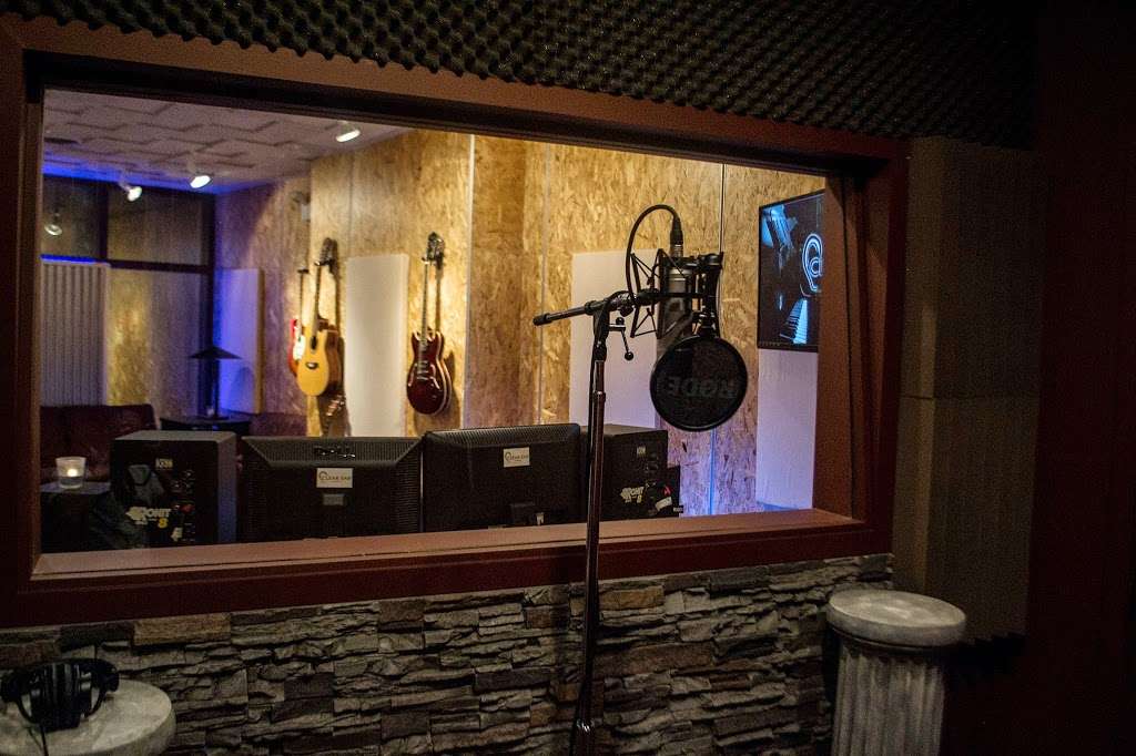 Clear Ear Studios | 1116 W 47th Pl, Chicago, IL 60609, USA | Phone: (708) 929-8745